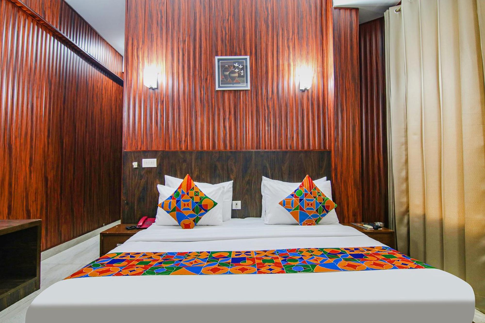 Fabhotel Prime The Rivlet Mg Road Гургаон Екстериор снимка