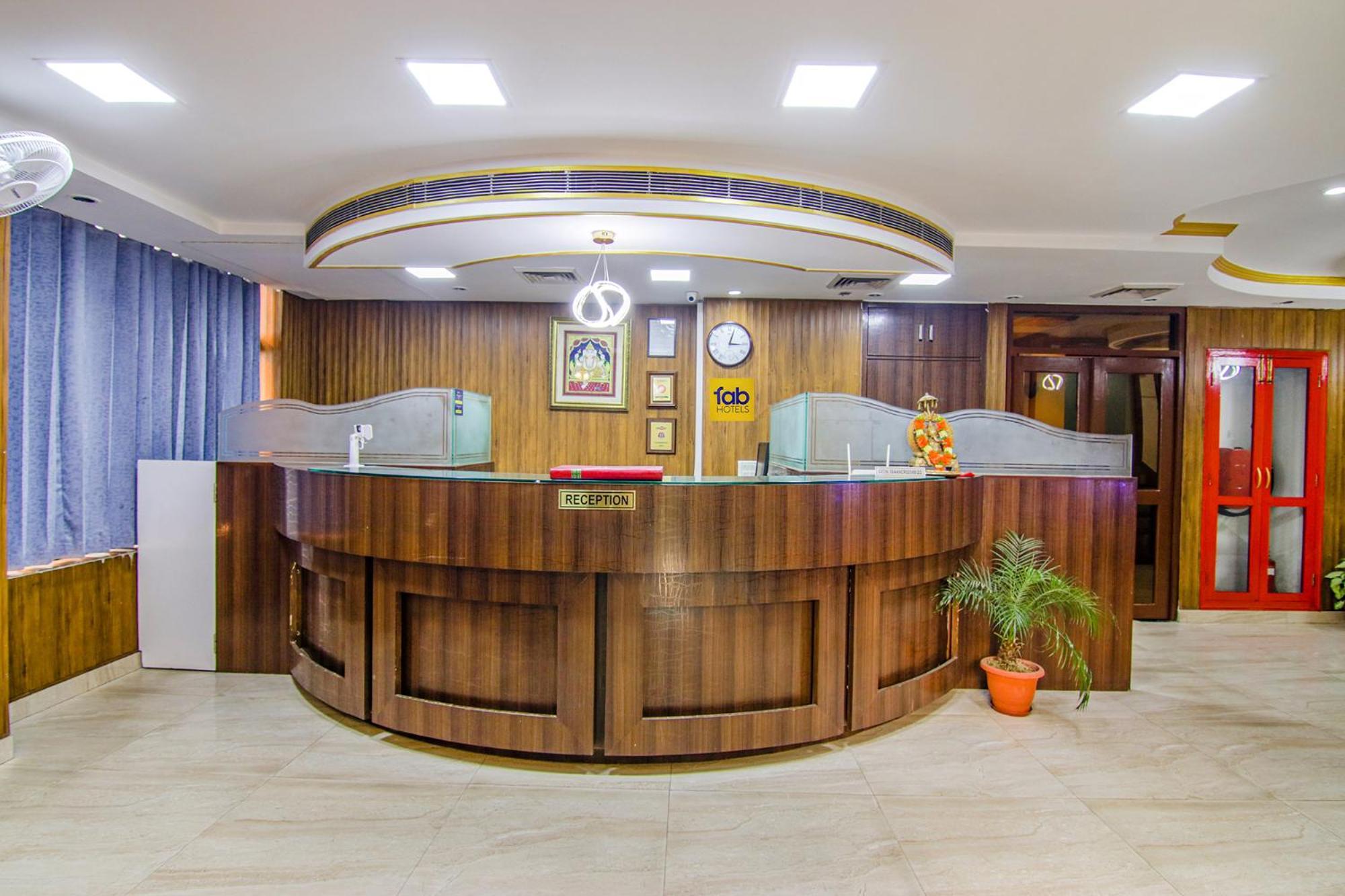Fabhotel Prime The Rivlet Mg Road Гургаон Екстериор снимка